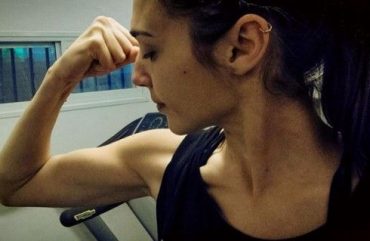 Gal Gadot responds to the online negative comments about her physique for BVS role